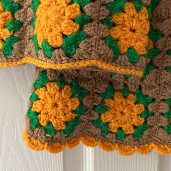 Handmade Vintage Granny Square Afghan Set - Picture 8 of 13